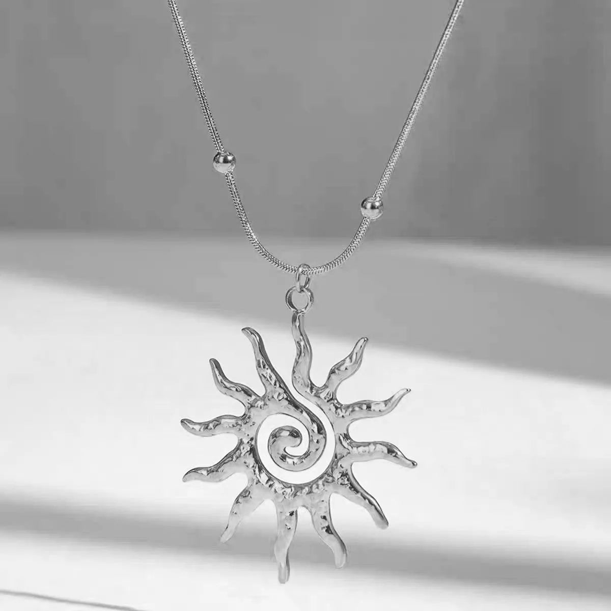Fashion Vintage Chic Sun Shaped Pendant Necklace Stainless Steel Earrings Y2K Choker Golden Ring Jewlery Accessories Party Gifts