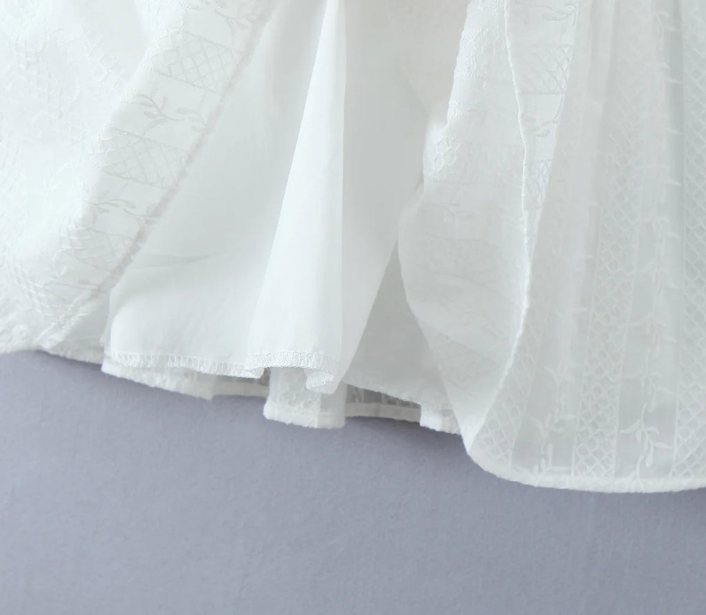 2024 Sexy White Embroidery Lace Low Waist Mini Tank Dress Women Open Buttons Neck Bodycon Sleeveless Ruched Hem Swing Party Robe