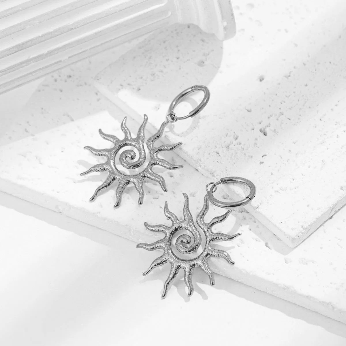 Fashion Vintage Chic Sun Shaped Pendant Necklace Stainless Steel Earrings Y2K Choker Golden Ring Jewlery Accessories Party Gifts