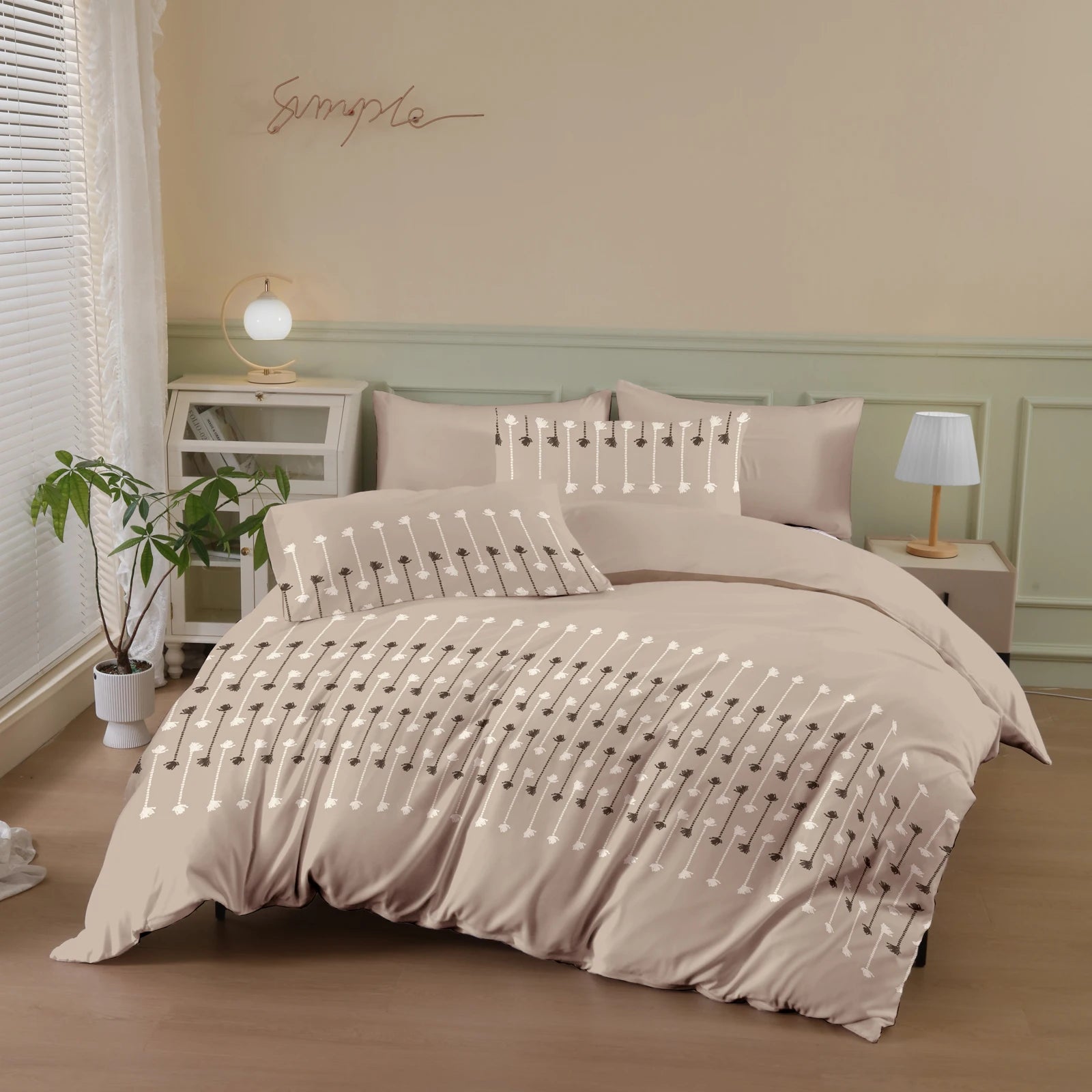 Camel-Colored Striped Printed Duvet Cover Three-Piece Set (2 Pillowcases + 1 Duvet Cover) Striped Pattern Bedspread 3-Piece Set Ultra-Soft and Comfortable Polyester Breathable Bedding Duvet Set Suitable for Bedrooms and Guest