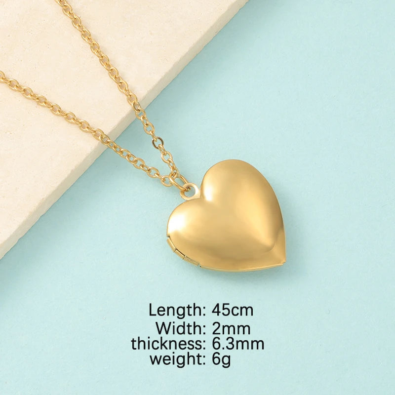 RUMNVNTY 5pc Carved Designs Round Photo Frame Pendant Necklace Stainless Steel Charms Locket Girls Women Memorial Jewelry