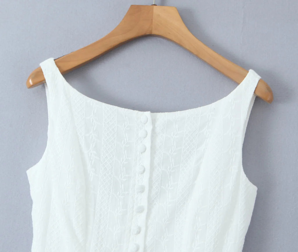 2024 Sexy White Embroidery Lace Low Waist Mini Tank Dress Women Open Buttons Neck Bodycon Sleeveless Ruched Hem Swing Party Robe