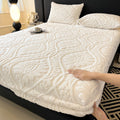 European Style Jacquard Taffeta Fitted Sheet Winter Warm Soft Plush Mattress Protector with Deep Pockets Floral Queen Bed Sheets