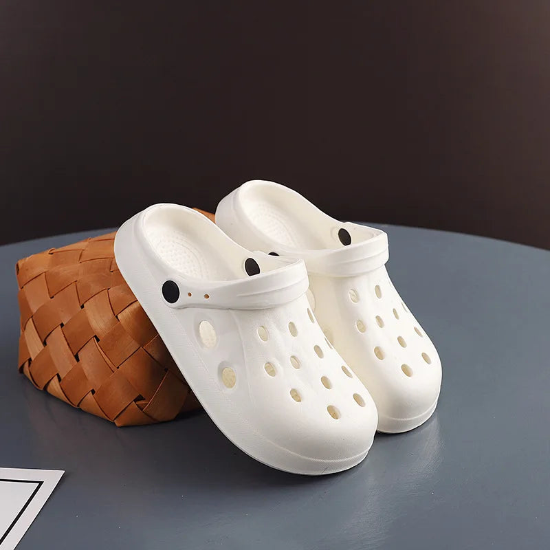Slippers Summer Anti-Slip Couple Hollow Covered Toe Indoor Outdoor Casual Thick Bottom Sandals for Home Adults