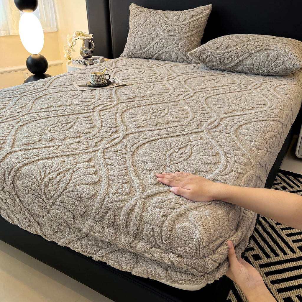 European Style Jacquard Taffeta Fitted Sheet Winter Warm Soft Plush Mattress Protector with Deep Pockets Floral Queen Bed Sheets