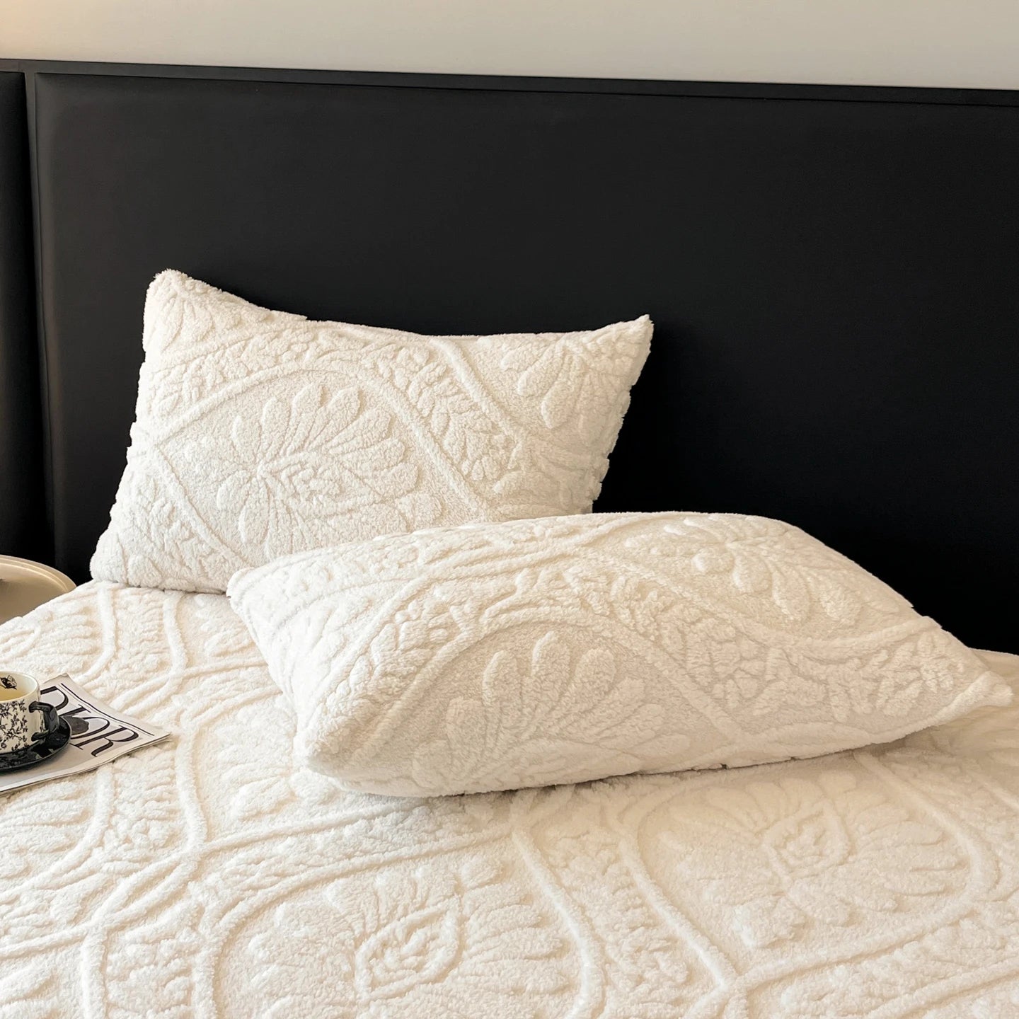 European Style Jacquard Taffeta Fitted Sheet Winter Warm Soft Plush Mattress Protector with Deep Pockets Floral Queen Bed Sheets