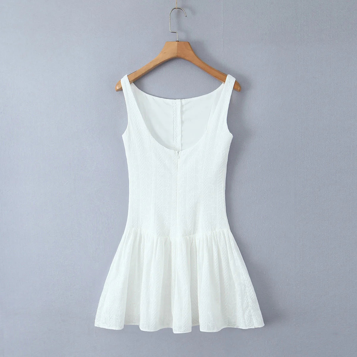 2024 Sexy White Embroidery Lace Low Waist Mini Tank Dress Women Open Buttons Neck Bodycon Sleeveless Ruched Hem Swing Party Robe