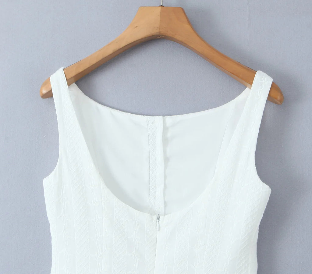 2024 Sexy White Embroidery Lace Low Waist Mini Tank Dress Women Open Buttons Neck Bodycon Sleeveless Ruched Hem Swing Party Robe