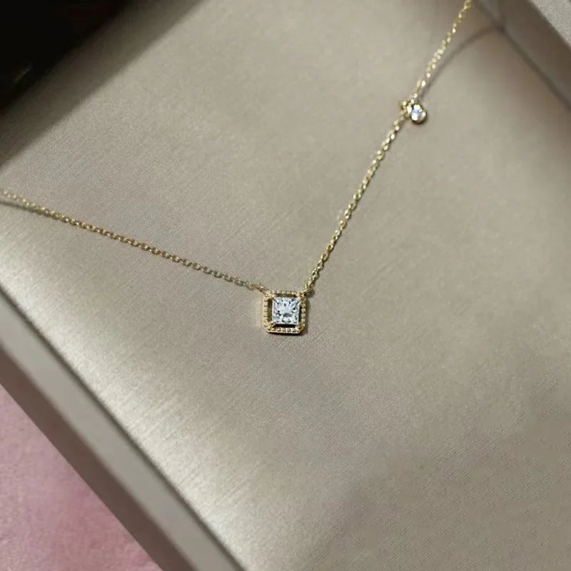 Sterling Silver Simple Emerald Crystal Chain Necklace  Women Light Luxury Temperament Plating 14k Gold Jew  New style