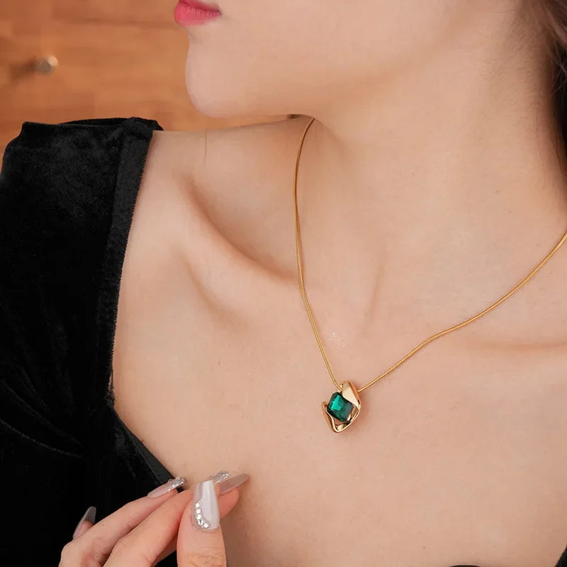 Green Fashion Wedding Jewelry Set Square Earring Retro Light Luxury Temperament Collarbone Chain Necklace