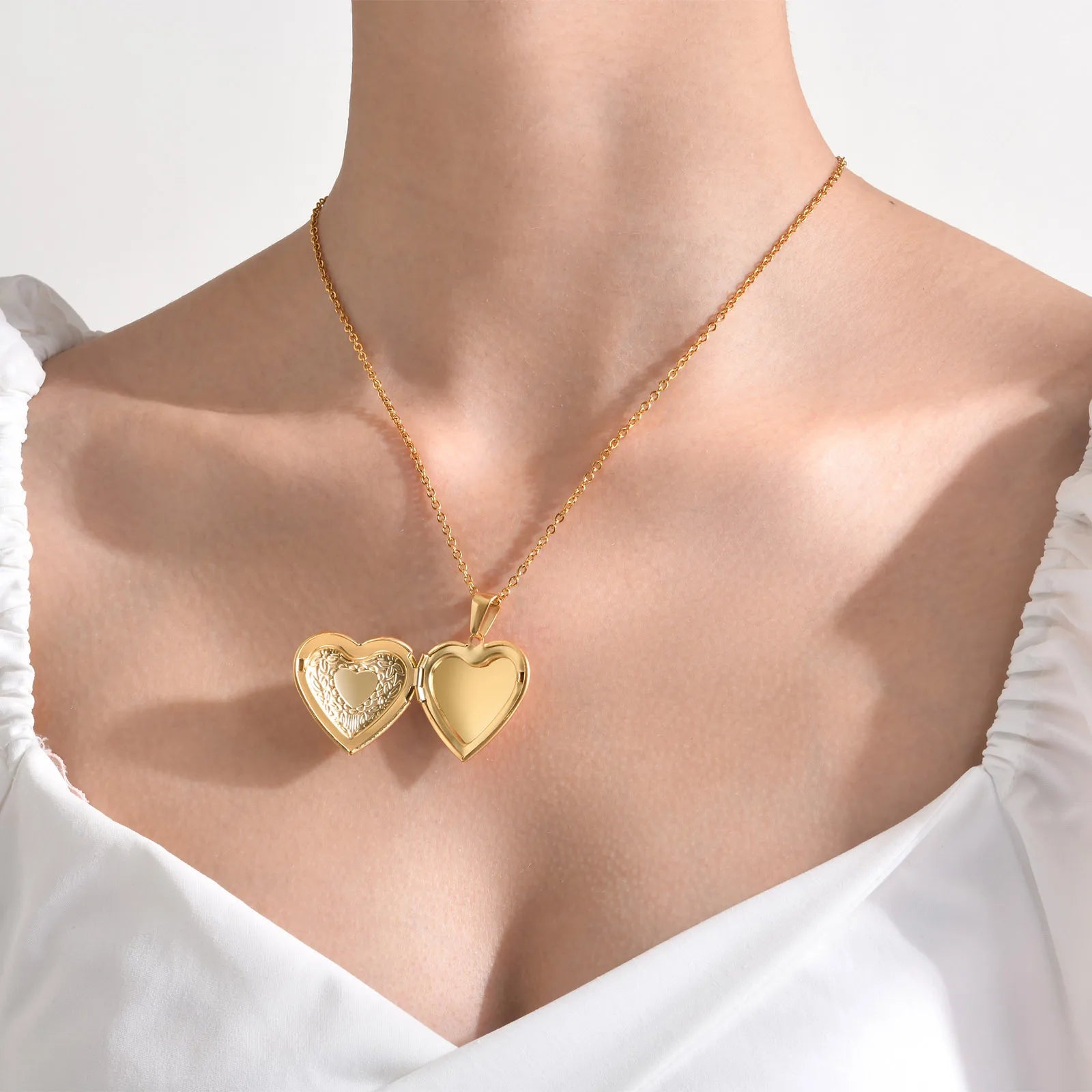 Stainless Steel Jewelry Custom Photo Frame Heart Locket Necklace Women Memory Romantic Love Pendant For Promise Keepsake Gift
