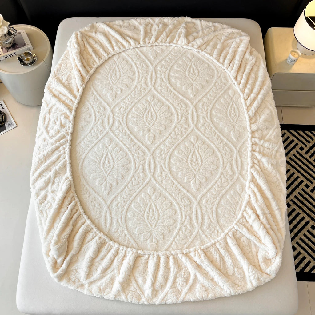 European Style Jacquard Taffeta Fitted Sheet Winter Warm Soft Plush Mattress Protector with Deep Pockets Floral Queen Bed Sheets